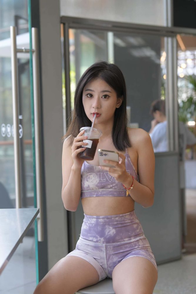 P0247 紫粉扎染紧身短裤美眉【648P】12GB-素人网