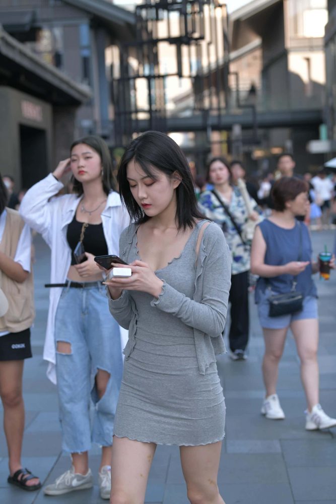 P0243 低头发信息的短发女孩【47P】786MB-素人网