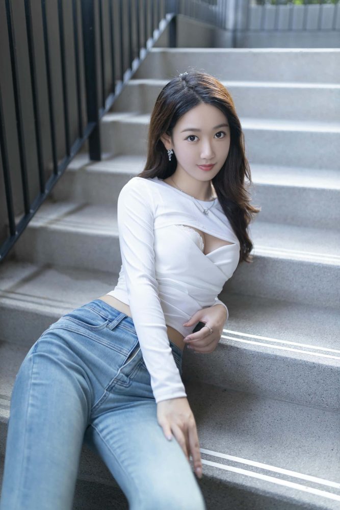 P0236 清纯可人的牛仔裤女孩【26P】349MB-素人网